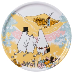 Tray 35cm Family Time 80 - The Moomin family cherishes their time together, finding joy in each other's presence—even in quiet moments. The collection is a testimony to what it means to be a family.