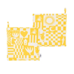 Pot holder set Party yellow - Bring summer into the kitchen! The Party collection’s playful patterns are closely based on early Moomin patterns from the 1950s with many fun elements.