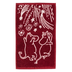 Hand towel 30x50cm Festive Moments - Enjoy the soft coziness of a Moomin hand towel! The Moomin 80 Festive Moments collection celebrates togetherness and friendship.