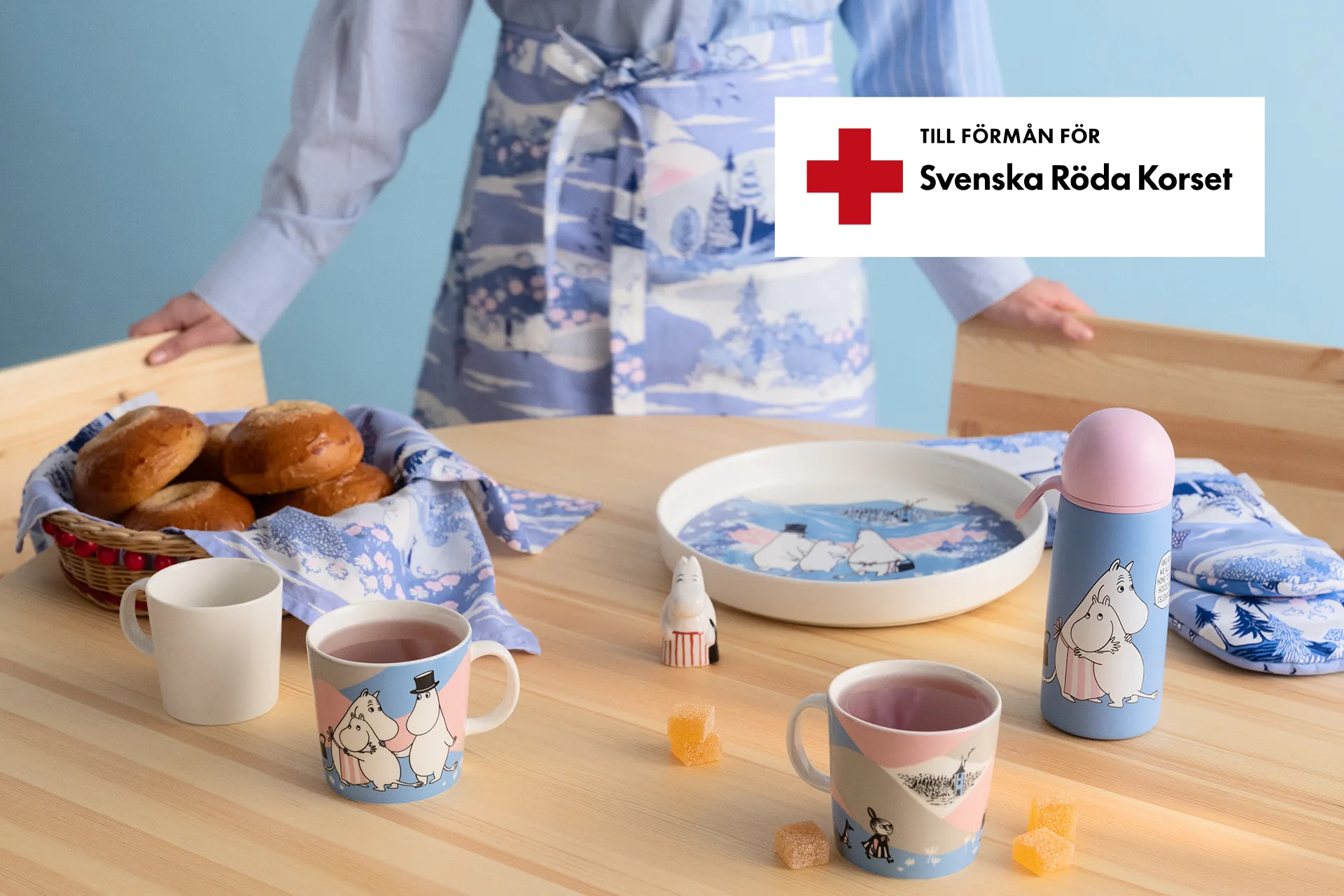 MoominArabia_Red_Cross_2025_Nordics_3_1920x1280 logo SE.jpg